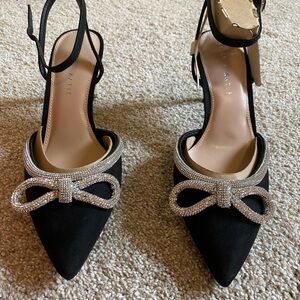 Kelly & Katie Blaken pump